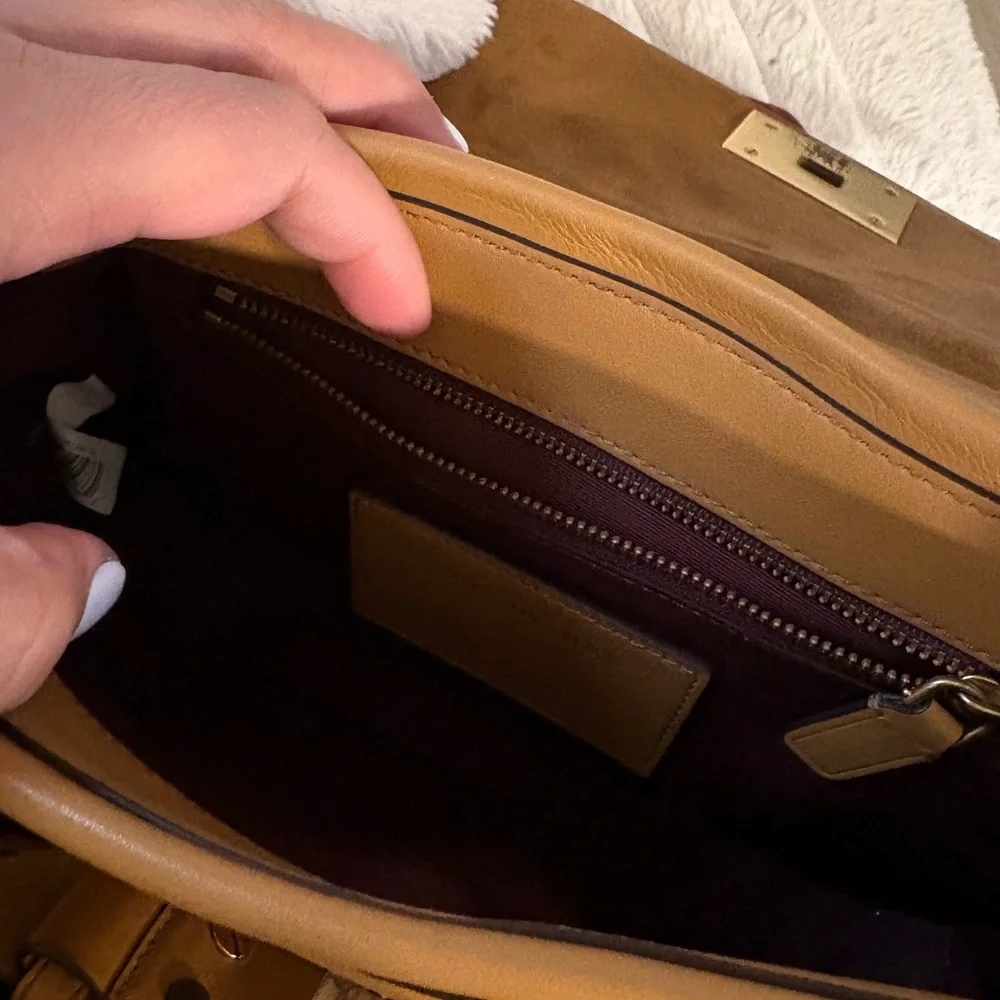 Marc Jacobs Camel Leather Shoulder Bag - Picture 3 of 5